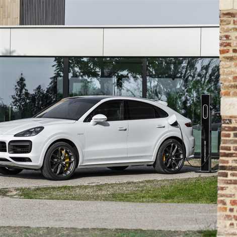 Najmocniejszy SUV Porsche to hybryda