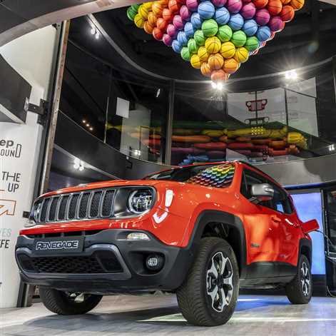 Hybrydowy Jeep Renegade w wersji z wtyczką.