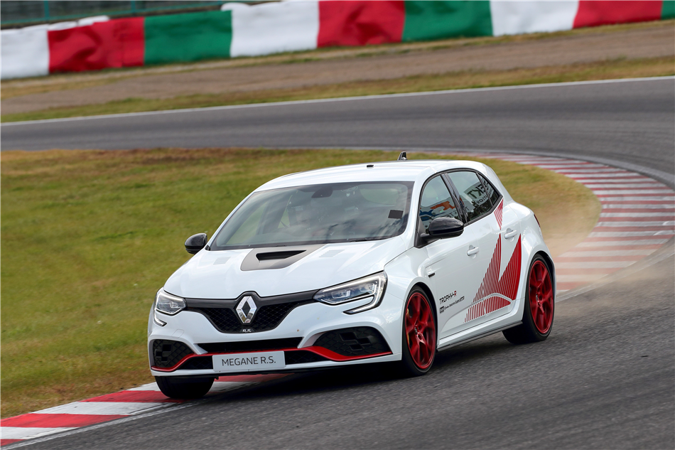Megane R.S. Trophy-R z kolejnym rekordem na torze