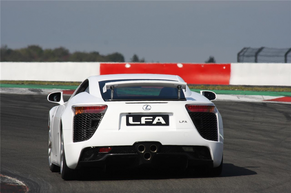 Lexus LC F – następca LFA?