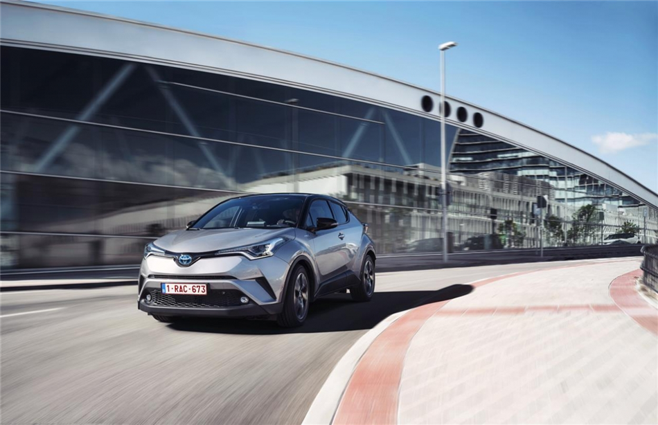 25000 hybryd Toyoty w Polsce