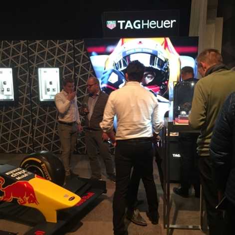 TAG Heuer przedstawia historię zegarków i wyścigów