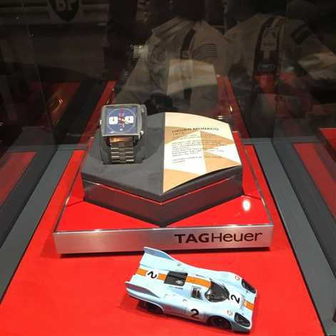 TAG Heuer przedstawia historię zegarków i wyścigów