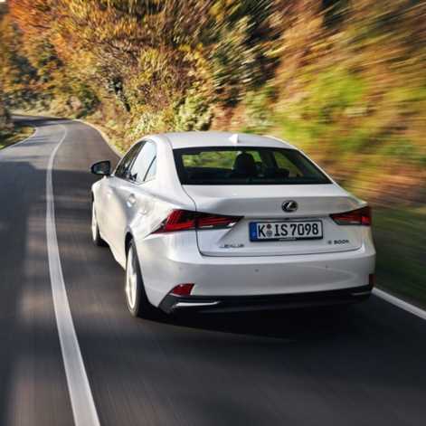 Najwyższa ocena Top Safety Pick + dla nowego Lexusa IS