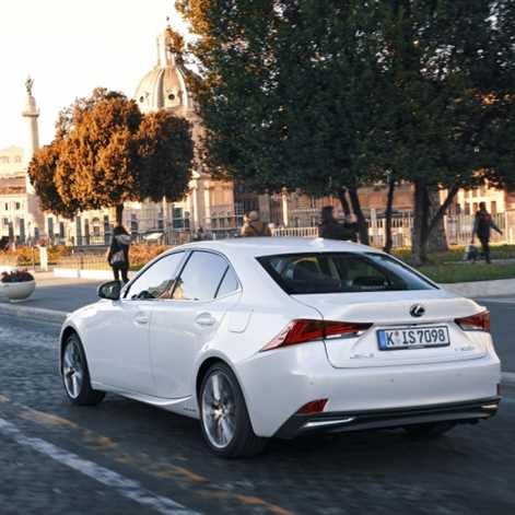 Najwyższa ocena Top Safety Pick + dla nowego Lexusa IS
