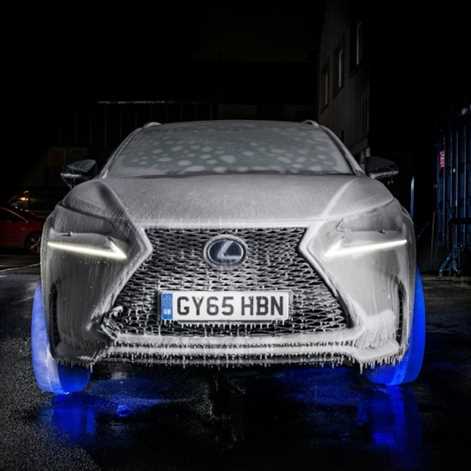 Lexus NX na lodowych kołach