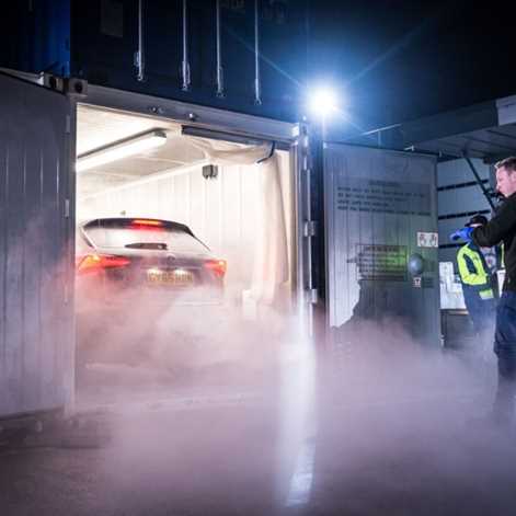 Lexus NX na lodowych kołach