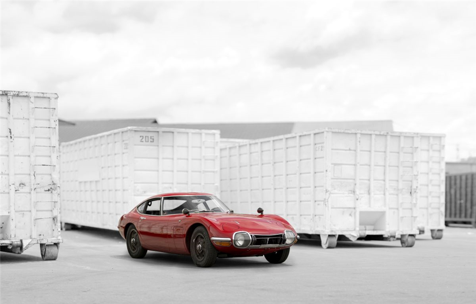  Toyota 2000GT i Land Cruiser FJ40 idą pod młotek w kalifornijskiej stolicy stylu