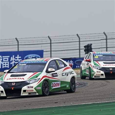 Honda i Chevrolet dominują w WTCC