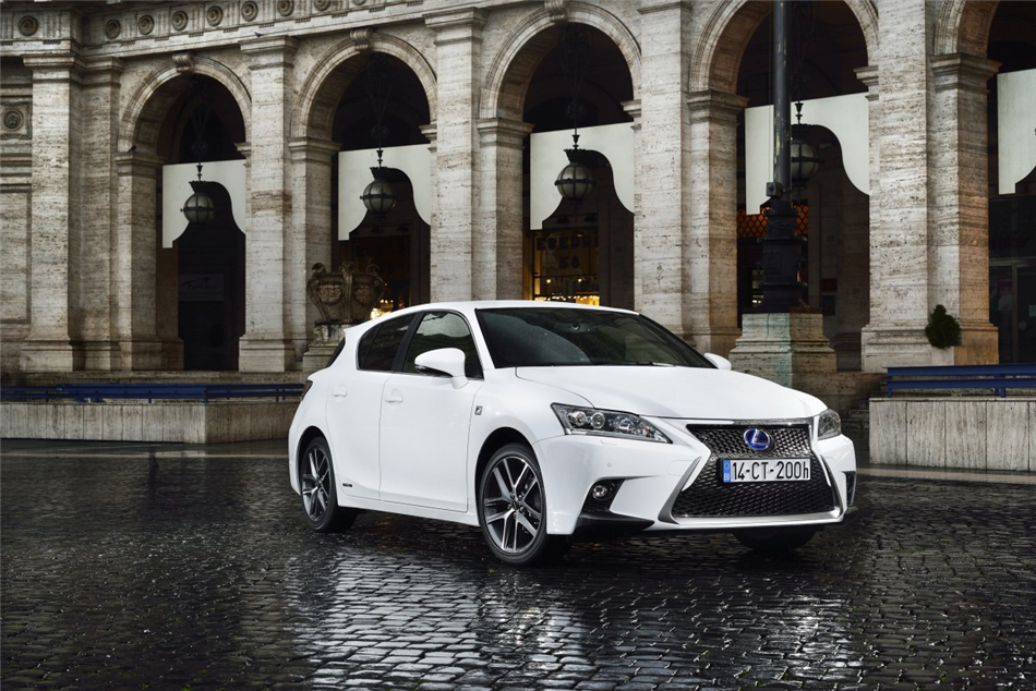 Lexus CT200h ponownie zwycięża w rankingach VCD