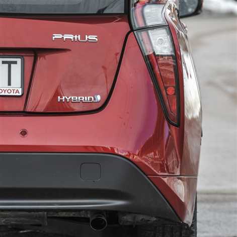 Toyota sprzedała w Polsce ponad 10000 hybryd