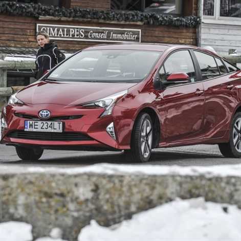 Toyota sprzedała w Polsce ponad 10000 hybryd