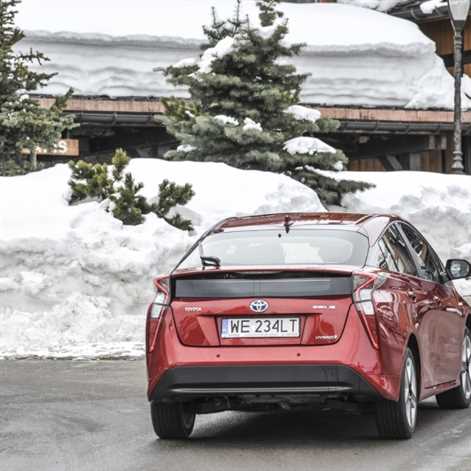 Toyota sprzedała w Polsce ponad 10000 hybryd