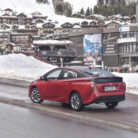 Toyota sprzedała w Polsce ponad 10000 hybryd