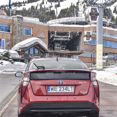 Toyota sprzedała w Polsce ponad 10000 hybryd