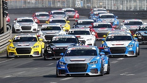 Młodzi zawodnicy Audi Sport TT Cup pokonują trudy obozu kondycyjnego