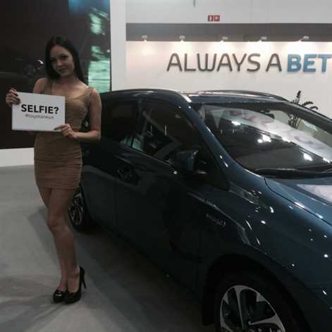 Poznań Motor Show 2016: nowości Toyoty i… selfie
