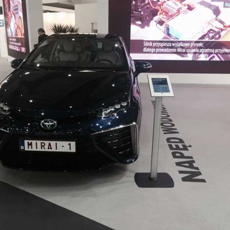Poznań Motor Show 2016: nowości Toyoty i… selfie