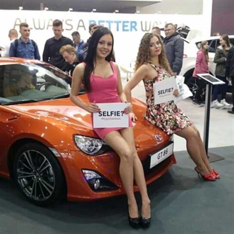 Poznań Motor Show 2016: nowości Toyoty i… selfie