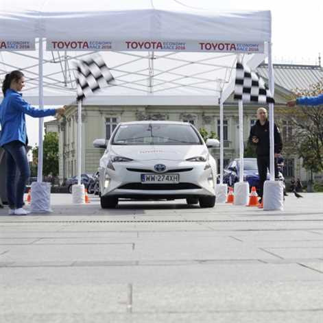 Toyota Economy Race 2016: ile pali nowy Prius?