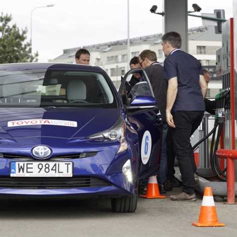 Toyota Economy Race 2016: ile pali nowy Prius?