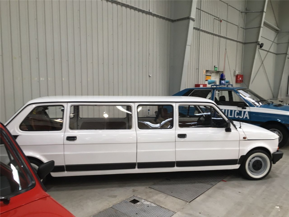 Auto Nostalgia: klasyki w Warszawie